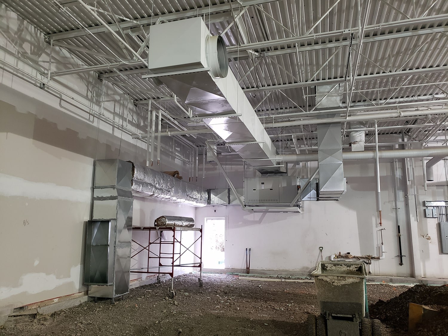 Installed heating equipment in a utility room